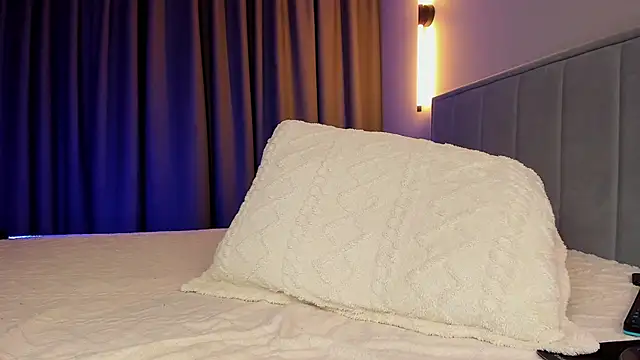 Snapshot of Amazing__bitch chatting on 02-19-26, 09:11 Amazing bitch online show from 02-19-26, 09:11