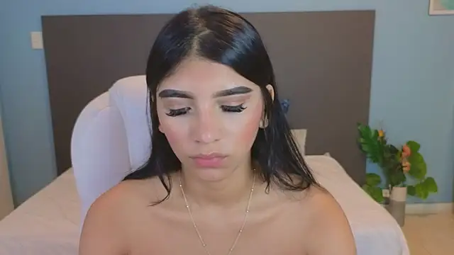 Snapshot of maiaa_ruiz chatting on 02-12-25, 01:37 maiaa ruiz online show from 02-12-25, 01:37