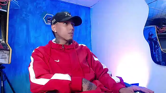 Snapshot of Liam_lee chatting on 01-04-25, 01:10 Liam lee online show from 01-04-25, 01:10