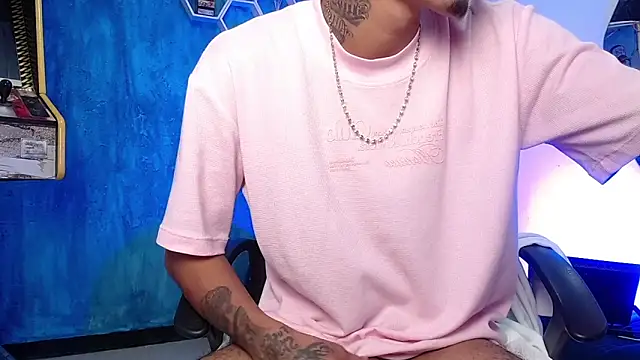 Snapshot of Liam_lee chatting on 01-10-25, 03:48 Liam lee online show from 01-10-25, 03:48