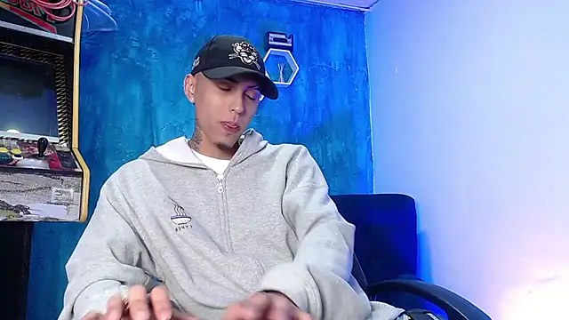 Snapshot of Liam_lee chatting on 01-23-25, 12:52 Liam lee online show from 01-23-25, 12:52