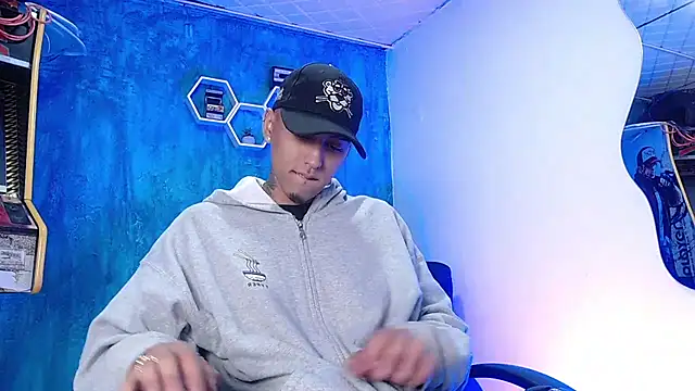 Snapshot of Liam_lee chatting on 01-24-25, 12:31 Liam lee online show from 01-24-25, 12:31