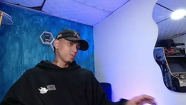 Snapshot of Liam_lee chatting on 01-25-25, 12:58 Liam lee online show from 01-25-25, 12:58