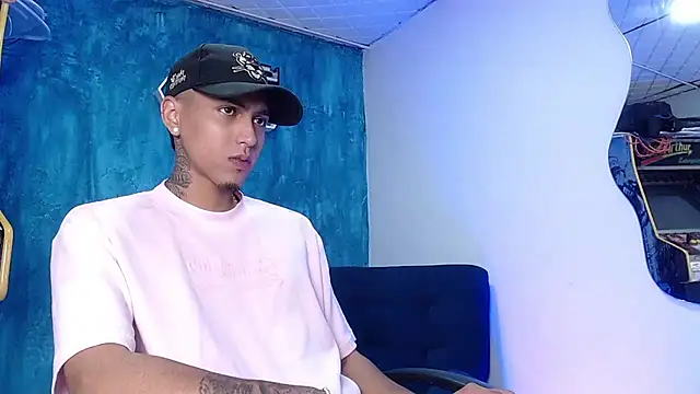 Snapshot of Liam_lee chatting on 02-01-25, 12:58 Liam lee online show from 02-01-25, 12:58