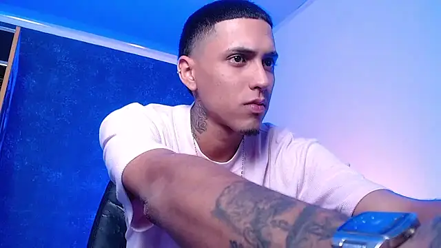 Snapshot of Liam_lee chatting on 02-28-25, 03:59 Liam lee online show from 02-28-25, 03:59