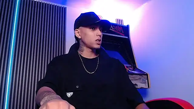 Snapshot of Liam_lee chatting on 03-07-25, 01:29 Liam lee online show from 03-07-25, 01:29