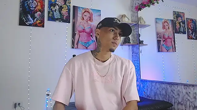 Snapshot of Liam_lee chatting on 09-10-25, 02:39 Liam lee online show from 09-10-25, 02:39