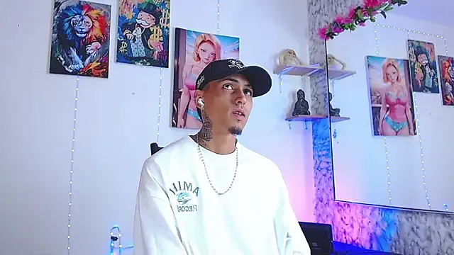 Snapshot of Liam_lee chatting on 09-17-25, 09:49 Liam lee online show from 09-17-25, 09:49