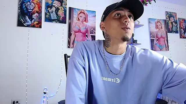 Snapshot of Liam_lee chatting on 09-24-25, 01:47 Liam lee online show from 09-24-25, 01:47