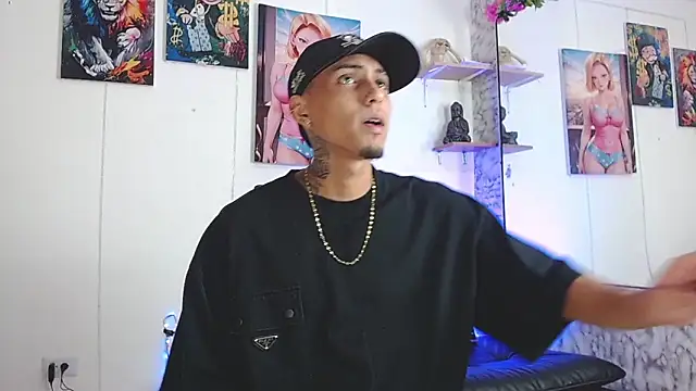 Snapshot of Liam_lee chatting on 09-27-25, 01:49 Liam lee online show from 09-27-25, 01:49