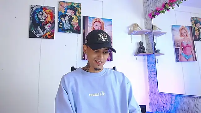 Snapshot of Liam_lee chatting on 10-03-25, 01:52 Liam lee online show from 10-03-25, 01:52