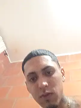 Snapshot of Liam_lee chatting on 11-22-25, 04:22 Liam lee online show from 11-22-25, 04:22