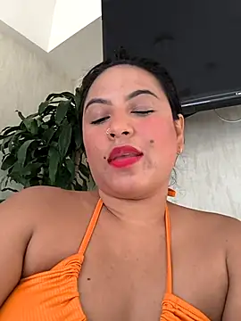 Snapshot of Francesca_ferrari chatting on 02-24-25, 08:14 Francesca ferrari online show from 02-24-25, 08:14