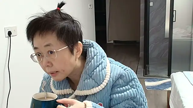 Snapshot of sonyx chatting on 10-25-25, 03:07 sonyx online show from 10-25-25, 03:07