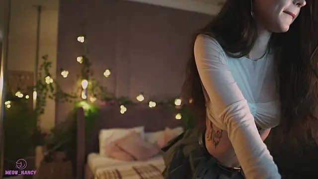 Snapshot of Meow_Nancy chatting on 12-13-24, 11:45 Meow Nancy online show from 12-13-24, 11:45