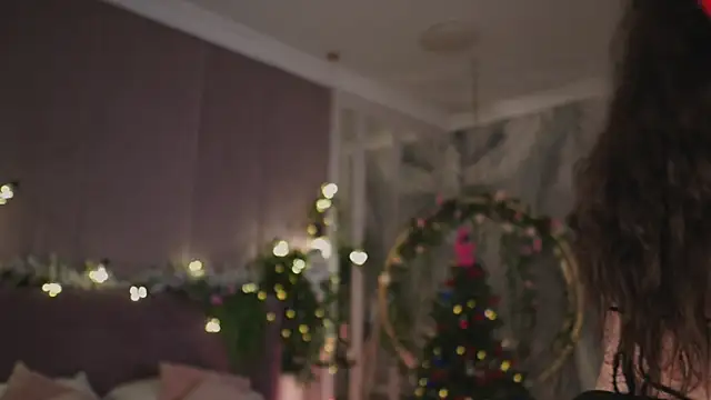 Snapshot of Meow_Nancy chatting on 12-24-24, 08:33 Meow Nancy online show from 12-24-24, 08:33