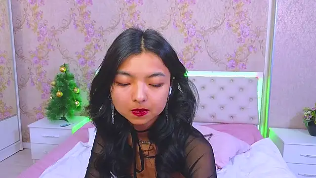 Shy Kira online show from 12-24-24, 06:39