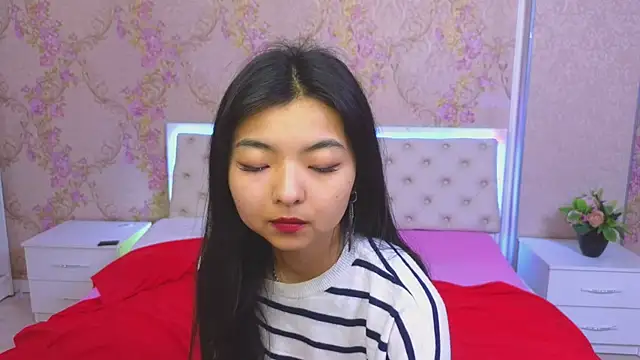 Shy Kira online show from 01-15-25, 12:36