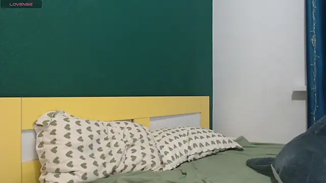 Shy Kira online show from 04-01-26, 01:41