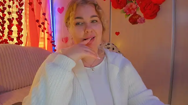 CoraSwon online show from 02-23-25, 07:11