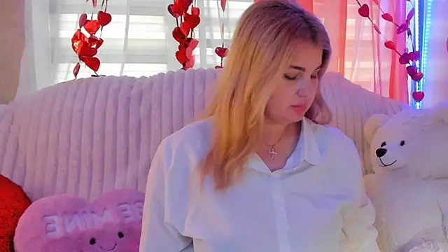 CoraSwon online show from 02-27-25, 10:37