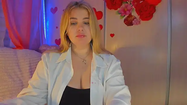 CoraSwon online show from 03-04-25, 09:00