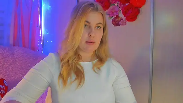 CoraSwon online show from 03-07-25, 08:22