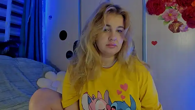 CoraSwon online show from 11-11-25, 01:27