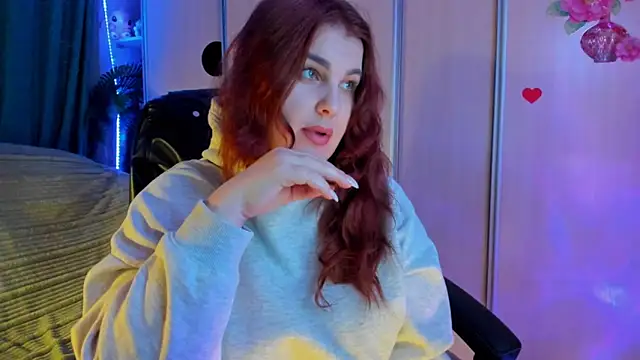 CoraSwon online show from 04-21-26, 06:01