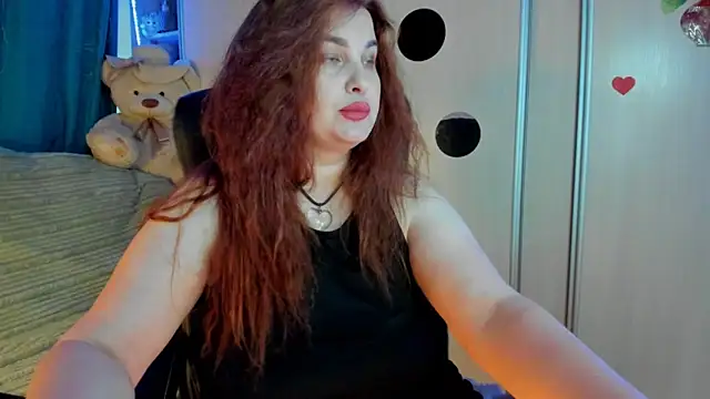 Snapshot of CoraSwon chatting on 06-12-26, 03:00 CoraSwon online show from 06-12-26, 03:00