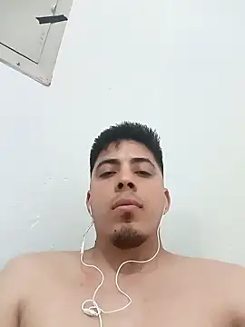 Snapshot of Fiel77 chatting on 11-28-25, 01:41 Fiel77 online show from 11-28-25, 01:41