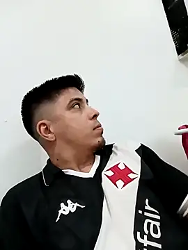 Snapshot of Fiel77 chatting on 12-18-25, 09:43 Fiel77 online show from 12-18-25, 09:43