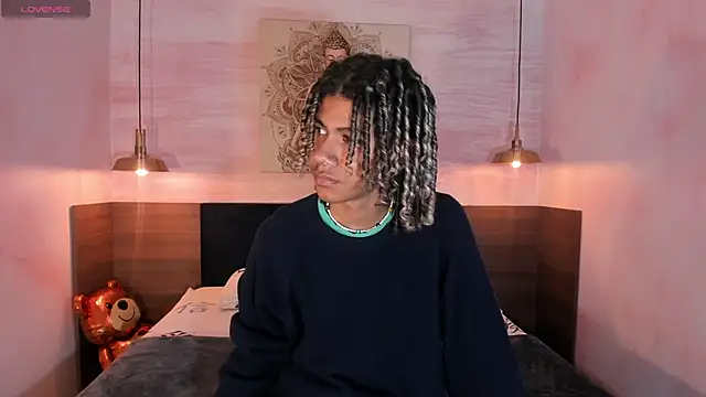 Maxim-Walker online show from 02-24-25, 03:12