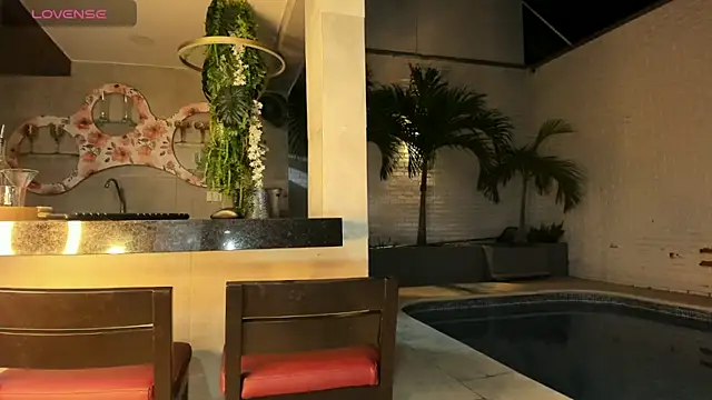 Maxim-Walker online show from 10-17-25, 07:00