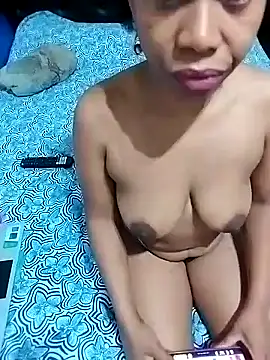 Snapshot of littlebrunett chatting on 12-25-24, 02:02 littlebrunett online show from 12-25-24, 02:02