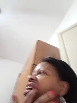 Snapshot of littlebrunett chatting on 01-30-25, 12:59 littlebrunett online show from 01-30-25, 12:59