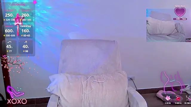 Snapshot of HollyDominic chatting on 12-29-24, 09:30 HollyDominic online show from 12-29-24, 09:30