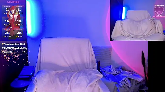 Snapshot of HollyDominic chatting on 03-11-25, 06:19 HollyDominic online show from 03-11-25, 06:19