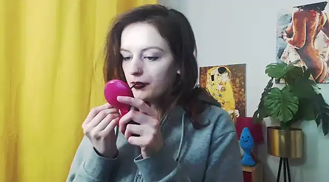 juicyNadine online show from 12-13-24, 06:21