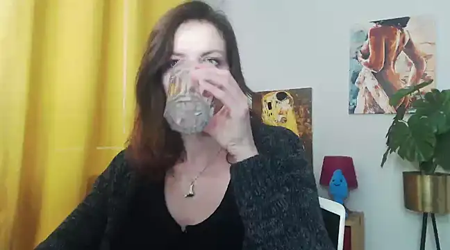 juicyNadine online show from 01-20-25, 12:39