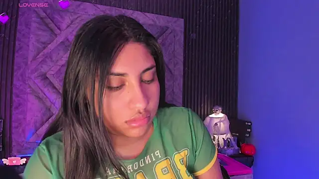 Snapshot of CANDYGABYY chatting on 10-22-25, 04:02 CANDYGABYY online show from 10-22-25, 04:02