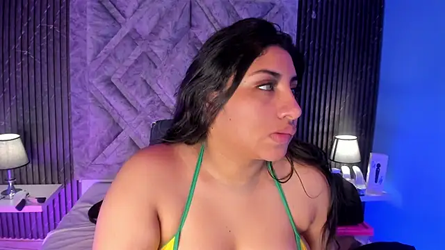 Snapshot of CANDYGABYY chatting on 11-14-25, 04:00 CANDYGABYY online show from 11-14-25, 04:00