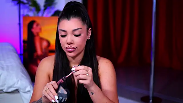 NatyDesiree online show from 11-14-25, 10:03