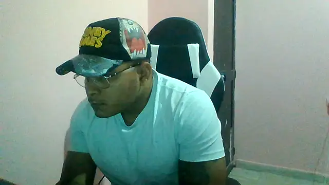 SaucyAffair0 online show from 07-11-26, 02:14