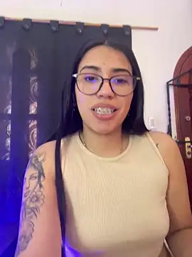 Snapshot of SaritaHot_69 chatting on 12-12-24, 05:15 SaritaHot 69 online show from 12-12-24, 05:15