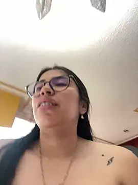 Snapshot of SaritaHot_69 chatting on 12-14-24, 06:52 SaritaHot 69 online show from 12-14-24, 06:52