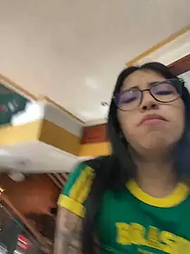 Snapshot of SaritaHot_69 chatting on 12-18-24, 03:55 SaritaHot 69 online show from 12-18-24, 03:55