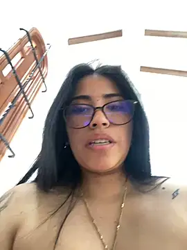 Snapshot of SaritaHot_69 chatting on 12-18-24, 06:57 SaritaHot 69 online show from 12-18-24, 06:57