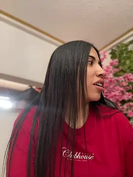 Snapshot of SaritaHot_69 chatting on 12-21-24, 03:31 SaritaHot 69 online show from 12-21-24, 03:31