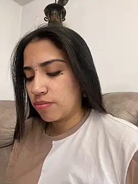 Snapshot of SaritaHot_69 chatting on 12-26-24, 04:04 SaritaHot 69 online show from 12-26-24, 04:04